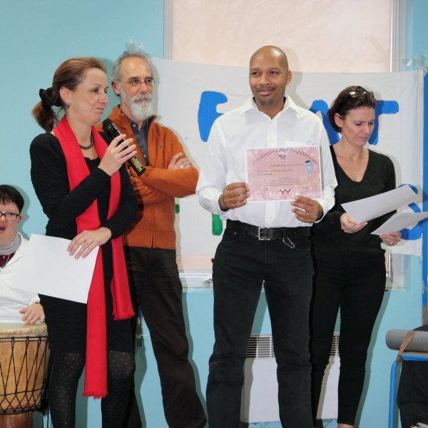 ADPED - ESAT Remise attestations provisoires Différent et Compétent (11/12/2015)