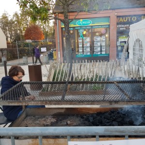 ADPED - Marché de Noël 2018 à Rungis : barbecue pour châtaignes chaudes