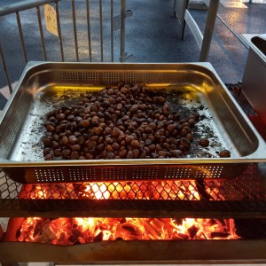 ADPED - Marché de Noël 2018 à Rungis : barbecue pour châtaignes chaudes